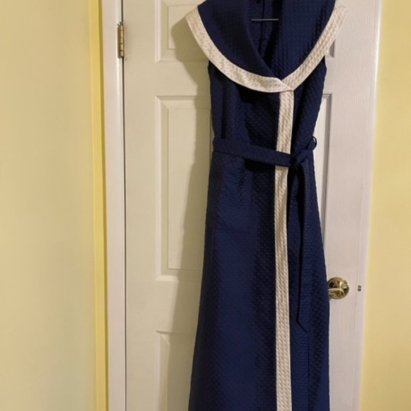 ROBE (LONG) - Picture 1 of 3